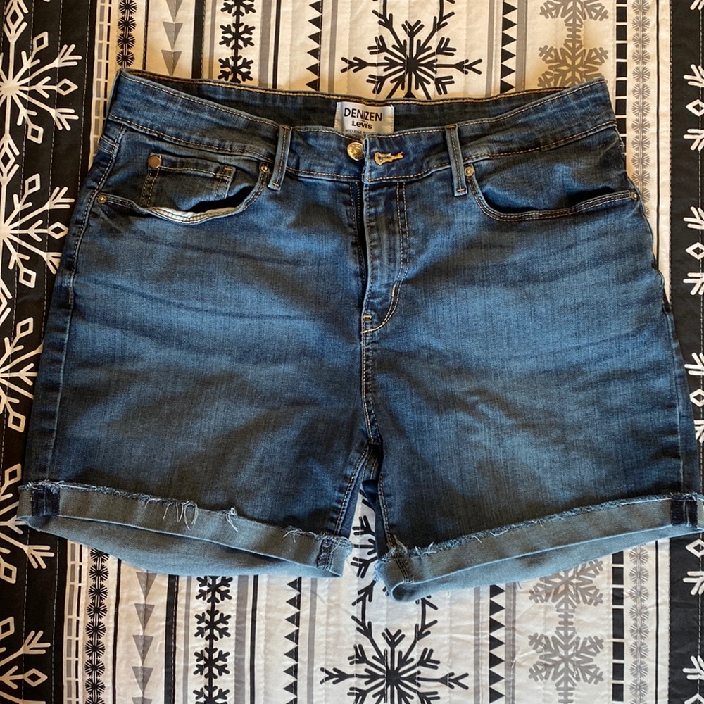 Denizen | Levi’s women’s denim shorts